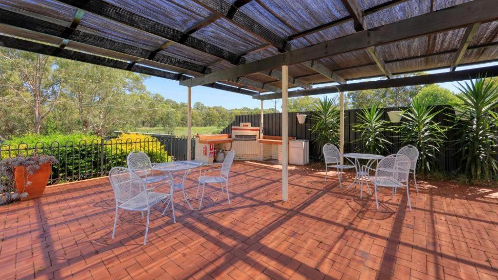 Bishops Lodge Narrandera Exterior photo