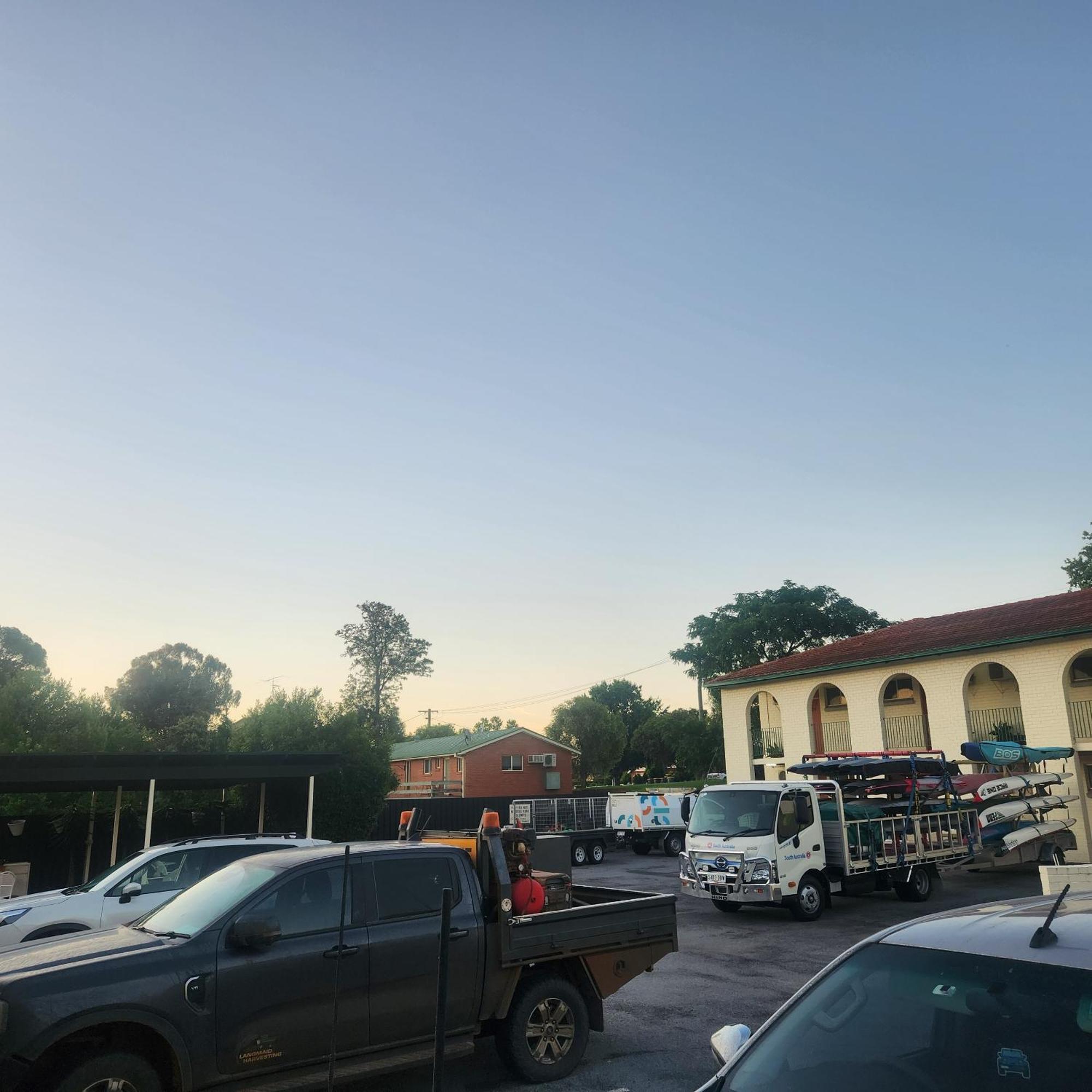 Bishops Lodge Narrandera Exterior photo